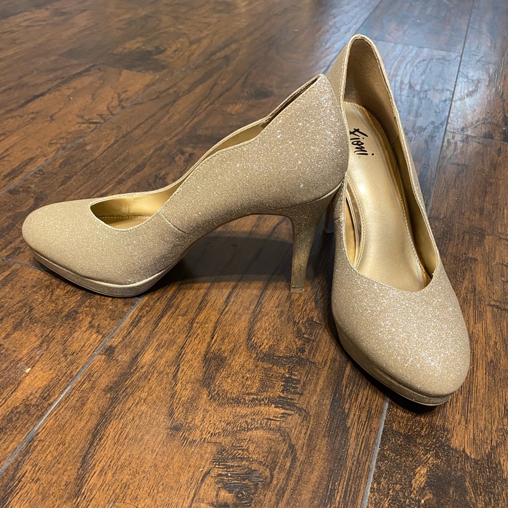 Fioni Golden Glitter Heels